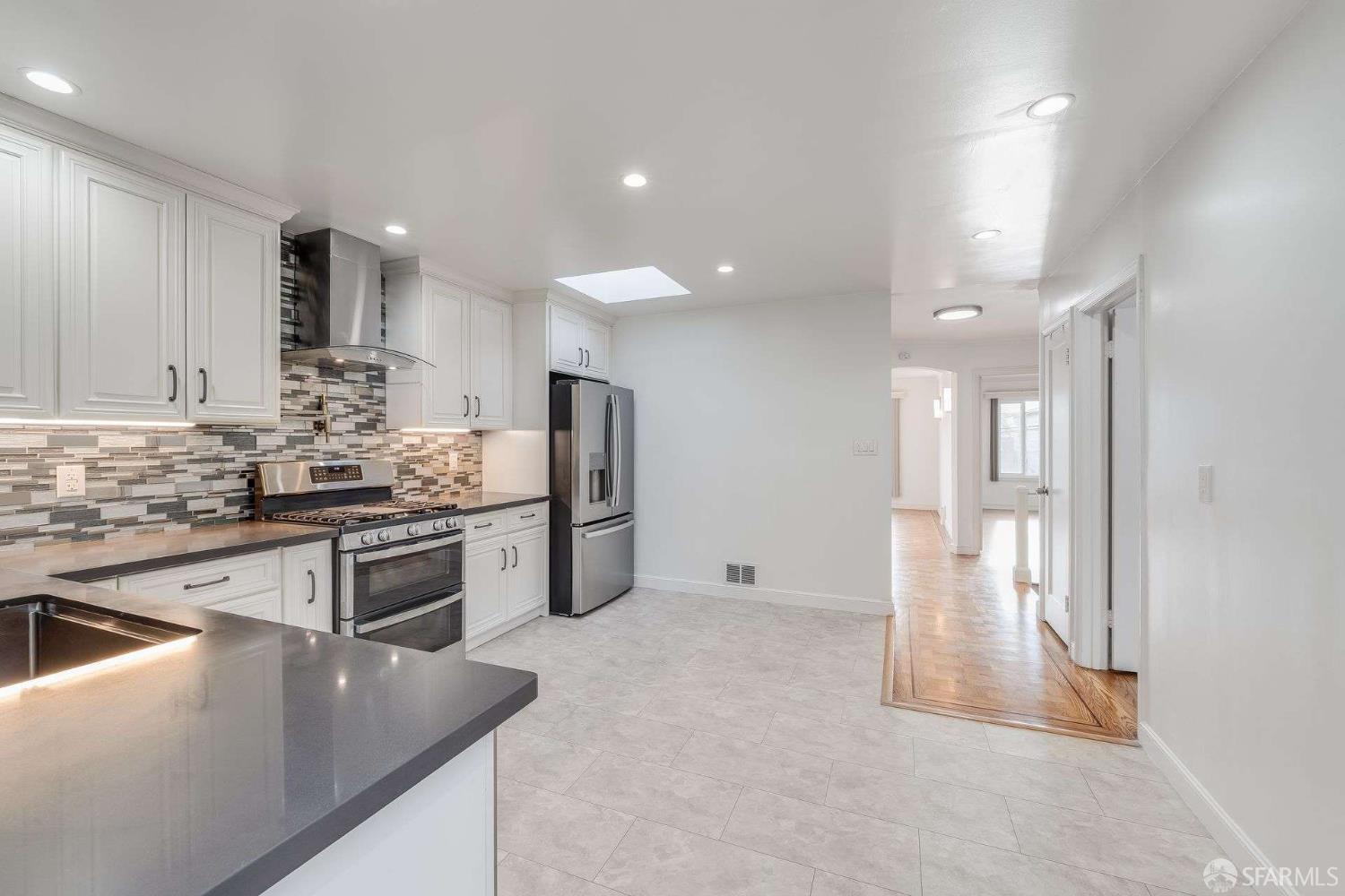 Detail Gallery Image 10 of 34 For 66 Arleta Ave, San Francisco,  CA 94134 - 2 Beds | 2 Baths