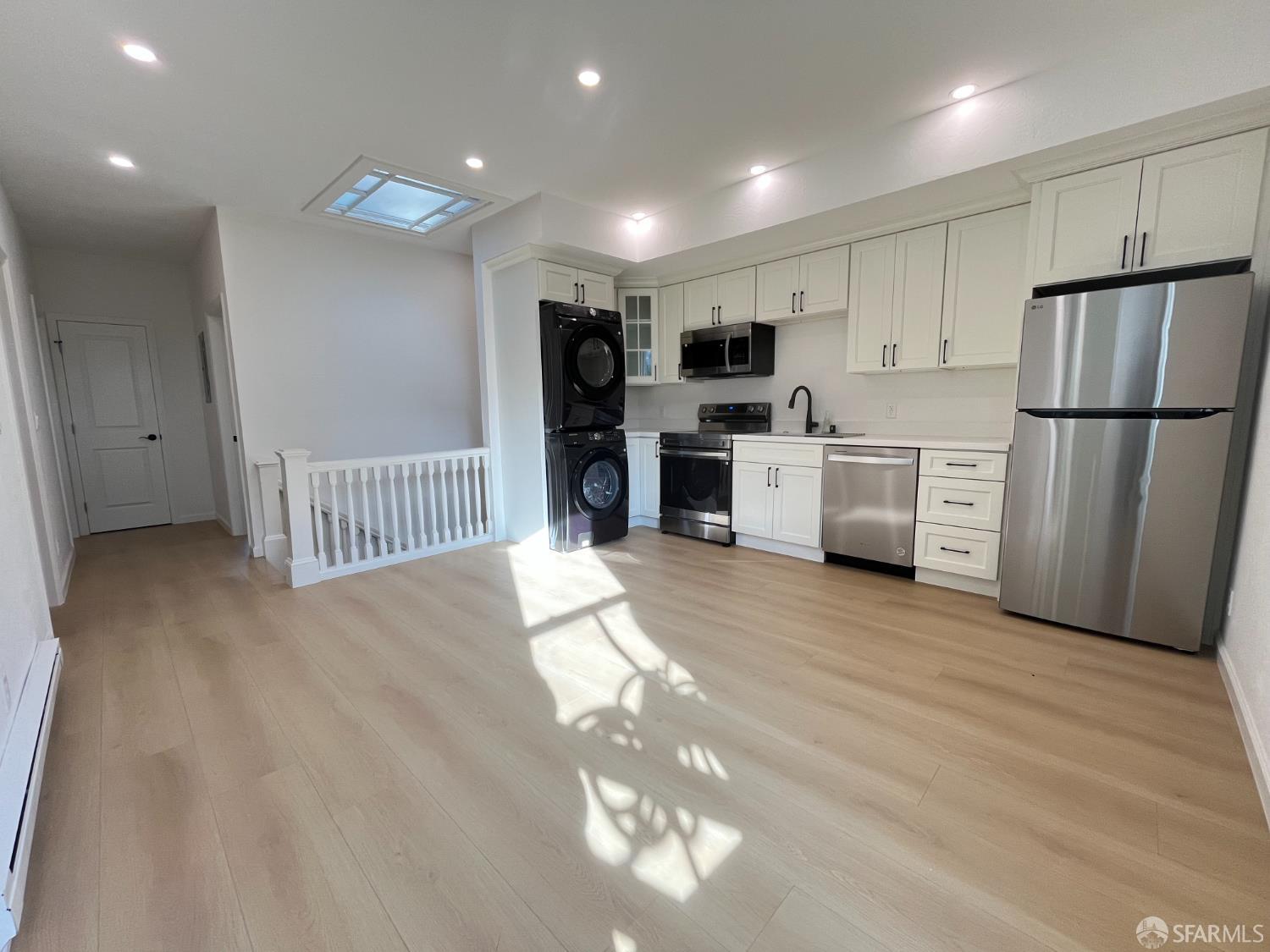 Detail Gallery Image 3 of 12 For 3643 25th St, San Francisco,  CA 94110 - 3 Beds | 2 Baths