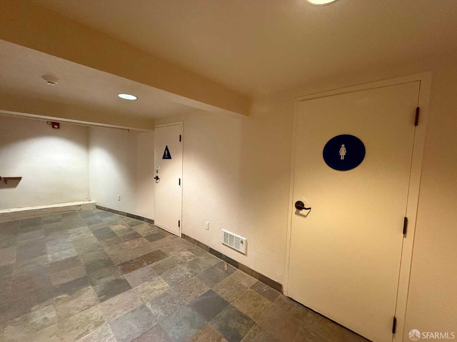 Detail Gallery Image 5 of 6 For 1414 Hyde St, San Francisco,  CA 94109 - – Beds | – Baths