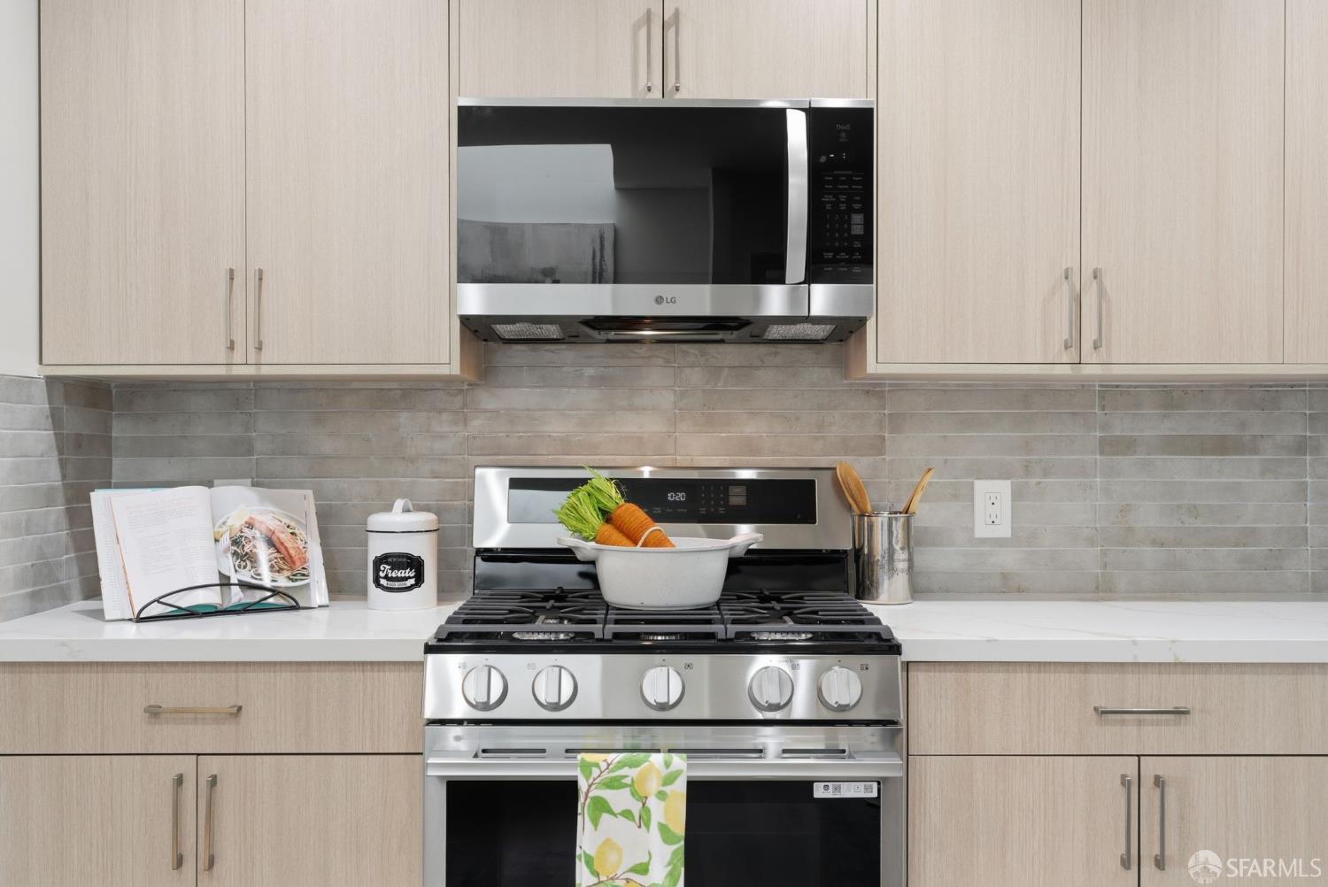 Detail Gallery Image 12 of 65 For 366 Chester St, Daly City,  CA 94014 - 3 Beds | 2 Baths