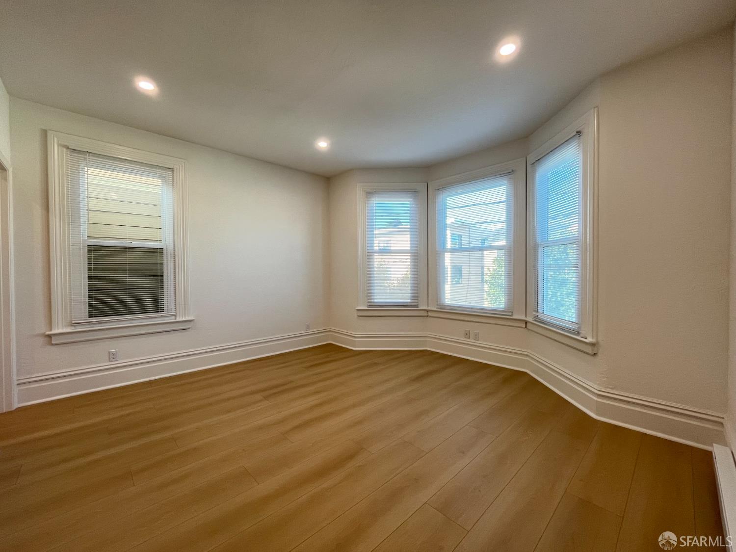 Detail Gallery Image 5 of 12 For 3643 25th St, San Francisco,  CA 94110 - 3 Beds | 2 Baths