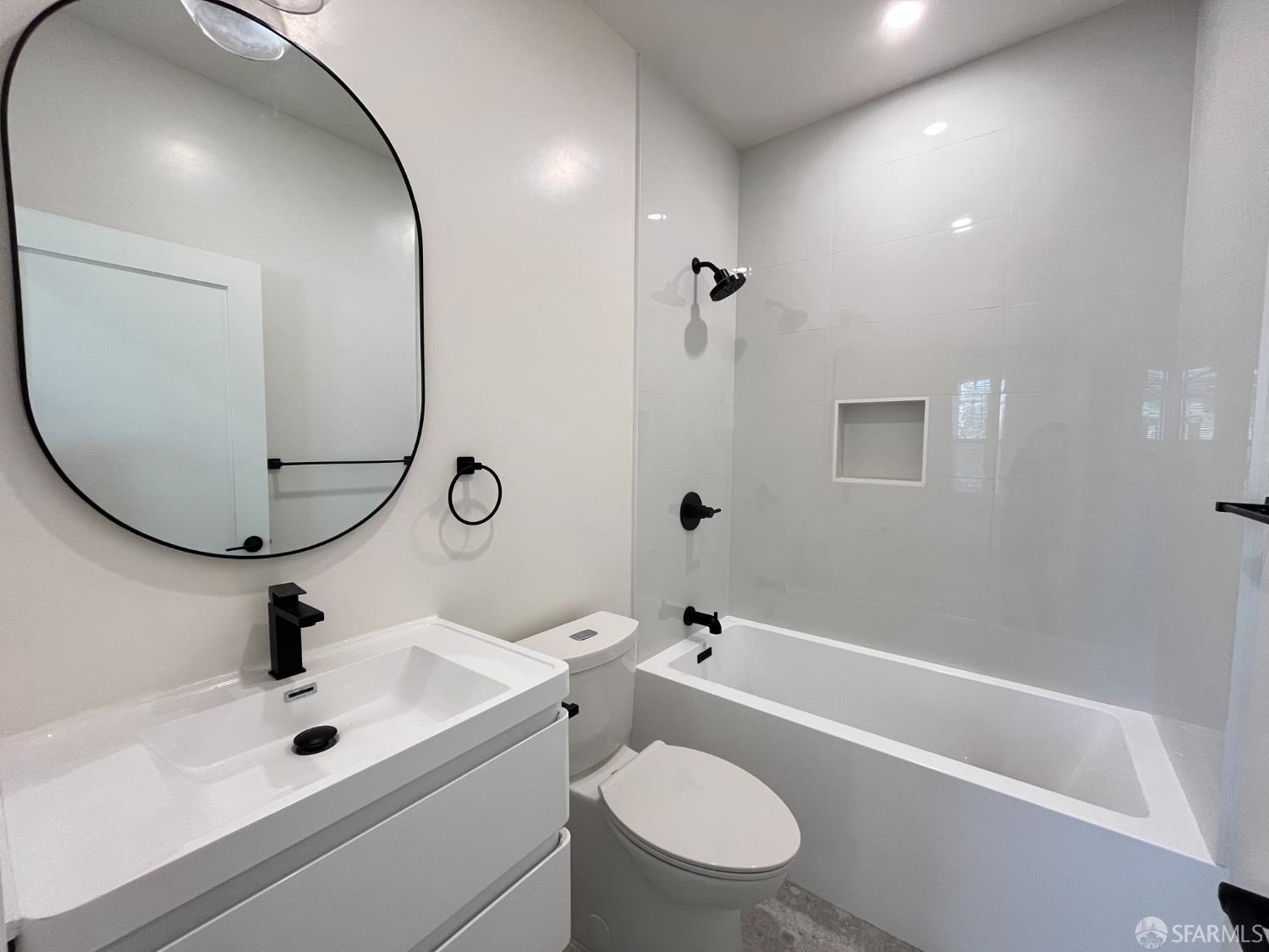 Detail Gallery Image 7 of 12 For 3643 25th St, San Francisco,  CA 94110 - 3 Beds | 2 Baths