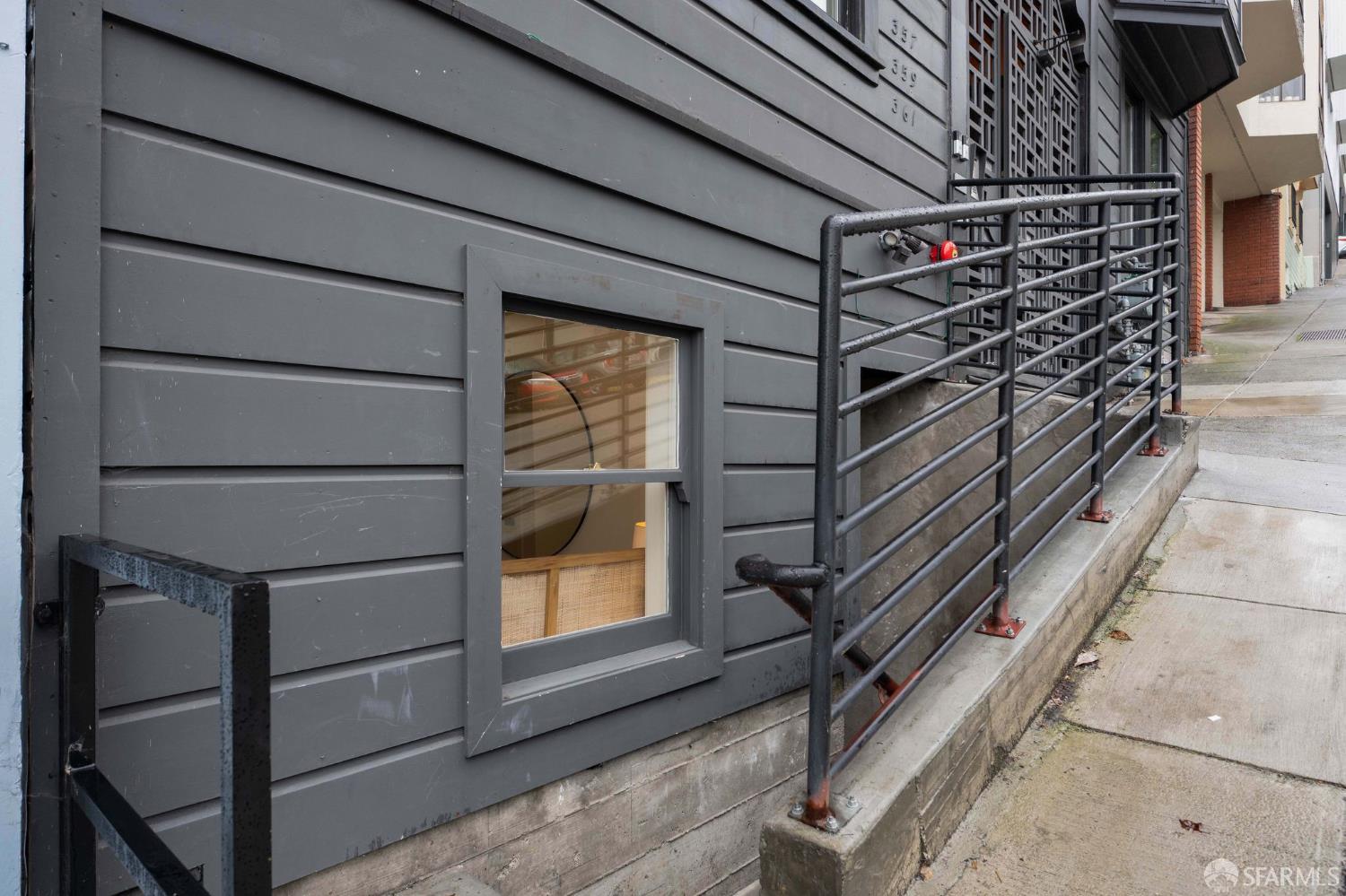 Photo #3: 425092590 Listing: Photo #3