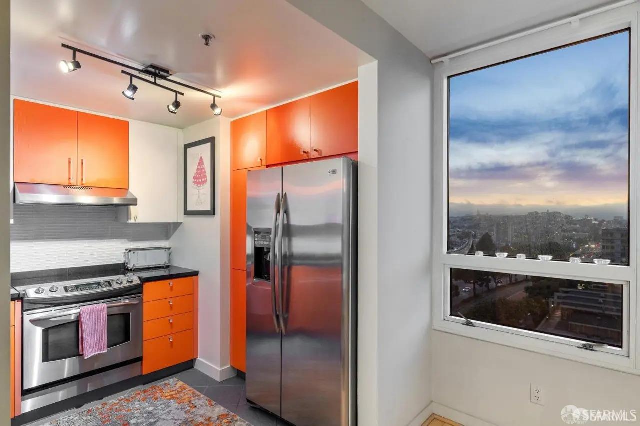 Detail Gallery Image 19 of 22 For 1388 Gough St #1201,  San Francisco,  CA 94109 - 2 Beds | 2 Baths