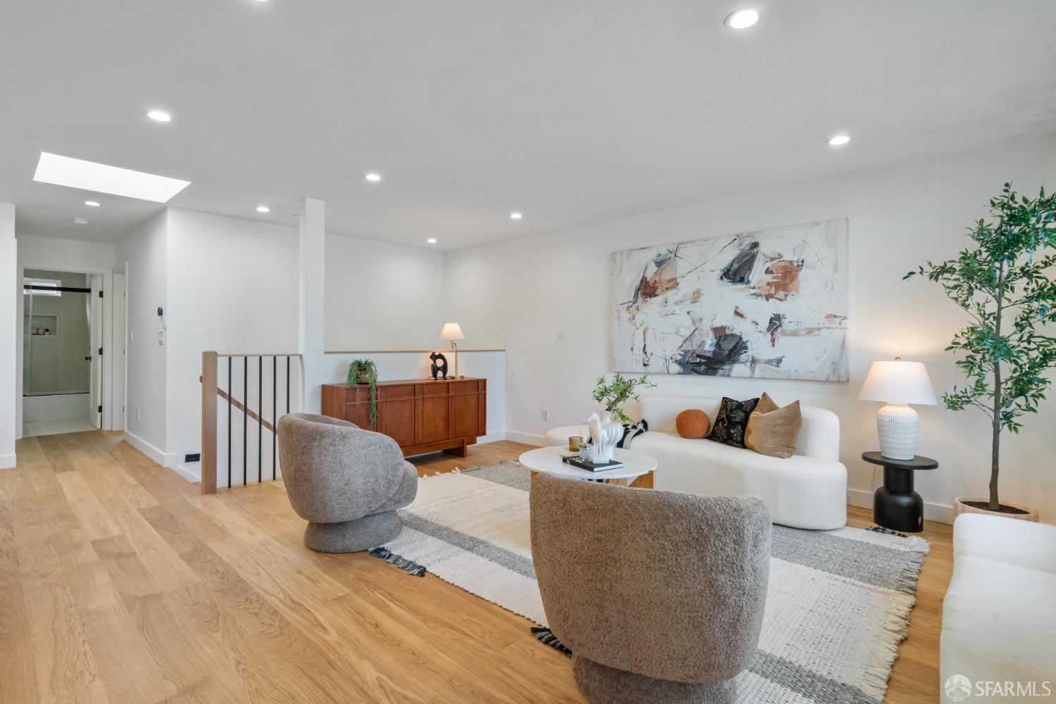 Detail Gallery Image 5 of 54 For 55 Jules Ave, San Francisco,  CA 94112 - 3 Beds | 3 Baths