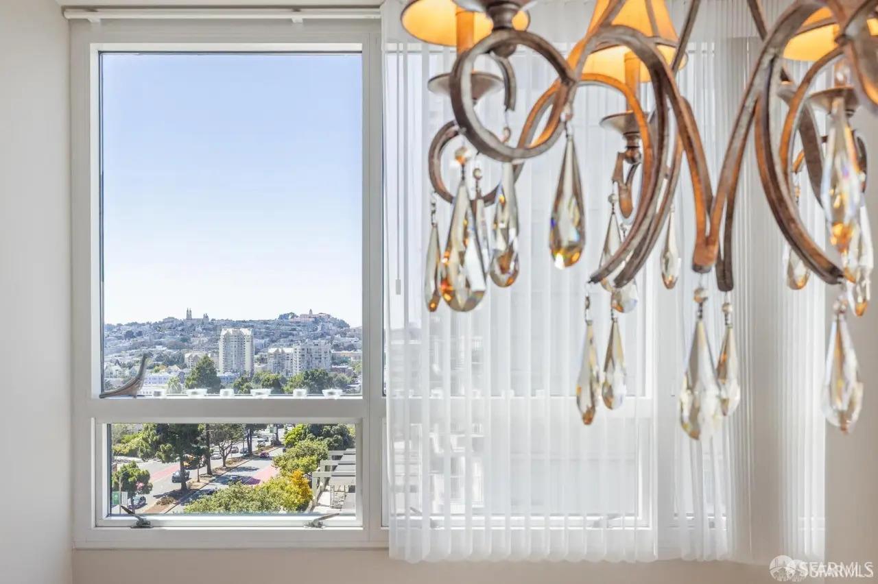 Detail Gallery Image 5 of 22 For 1388 Gough St #1201,  San Francisco,  CA 94109 - 2 Beds | 2 Baths