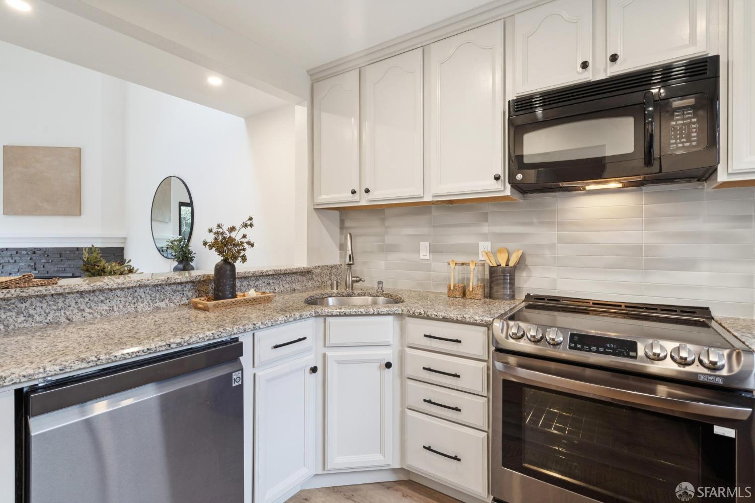 Detail Gallery Image 5 of 29 For 111 N Villa Way, Walnut Creek,  CA 94595 - 2 Beds | 2 Baths