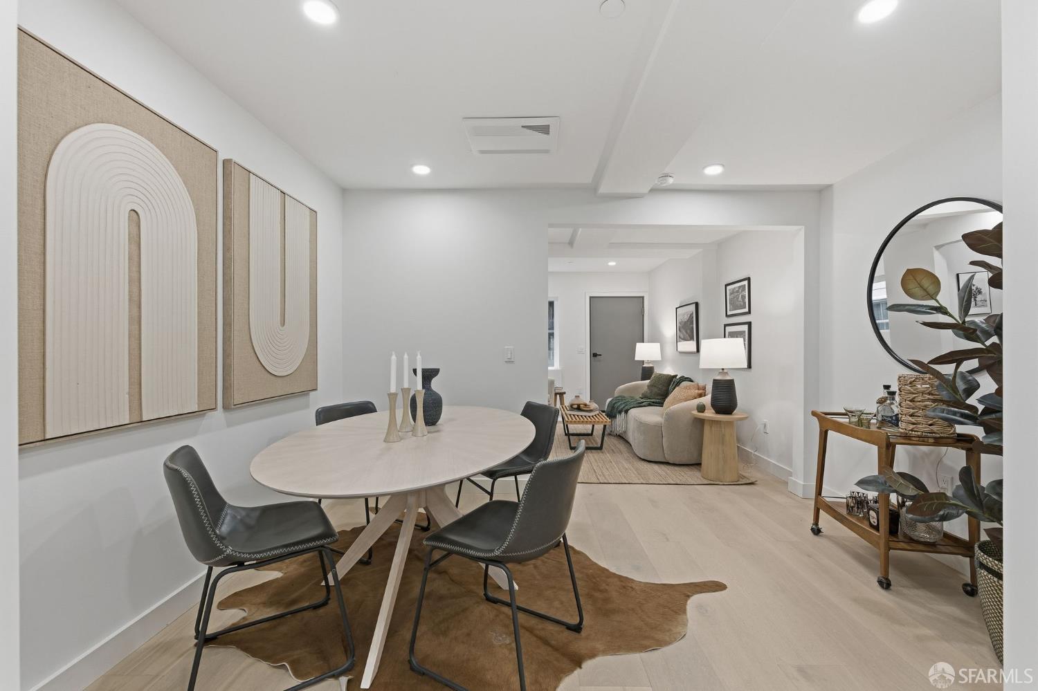 Photo #4: 425092590 Listing: Photo #4