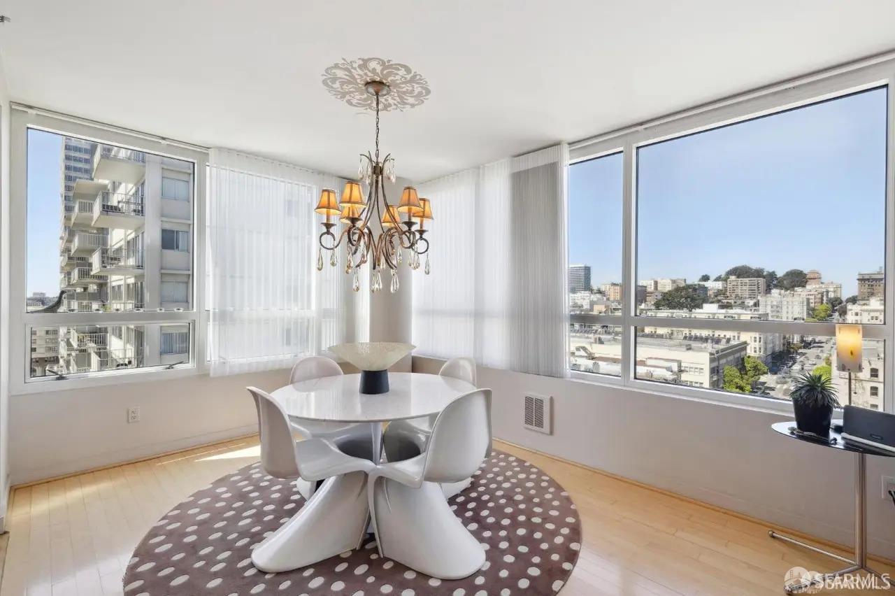 Detail Gallery Image 4 of 22 For 1388 Gough St #1201,  San Francisco,  CA 94109 - 2 Beds | 2 Baths