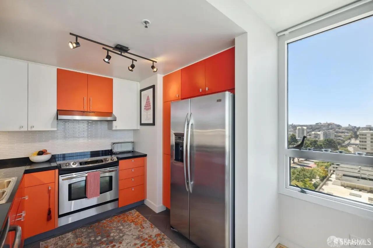 Detail Gallery Image 8 of 22 For 1388 Gough St #1201,  San Francisco,  CA 94109 - 2 Beds | 2 Baths