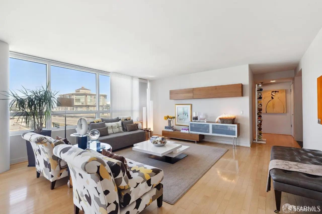 Detail Gallery Image 3 of 22 For 1388 Gough St #1201,  San Francisco,  CA 94109 - 2 Beds | 2 Baths