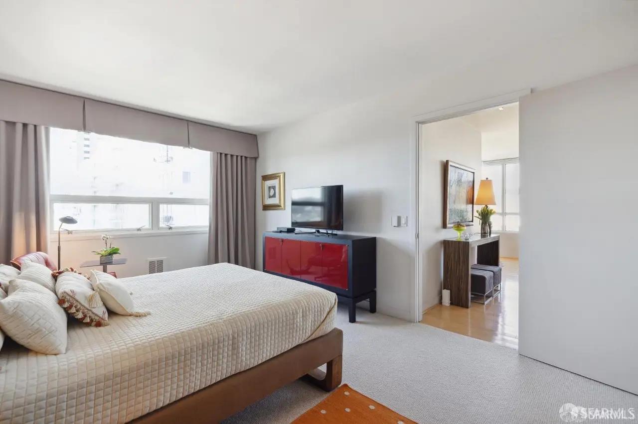 Detail Gallery Image 10 of 22 For 1388 Gough St #1201,  San Francisco,  CA 94109 - 2 Beds | 2 Baths