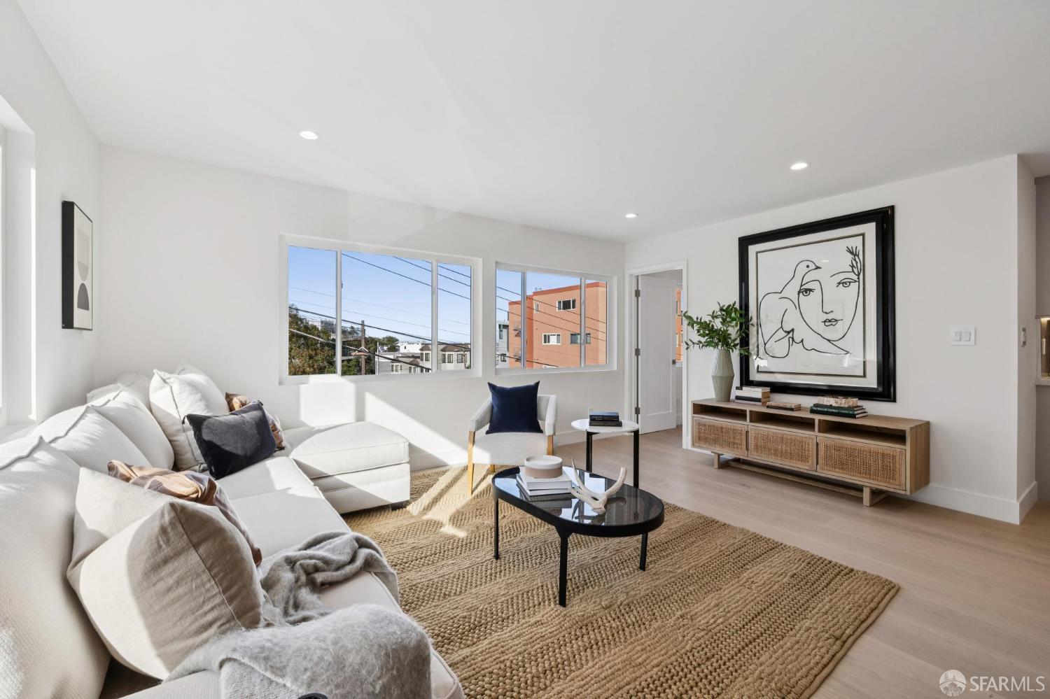 Detail Gallery Image 2 of 19 For 505 Grand View Ave #6,  San Francisco,  CA 94114 - 2 Beds | 1 Baths