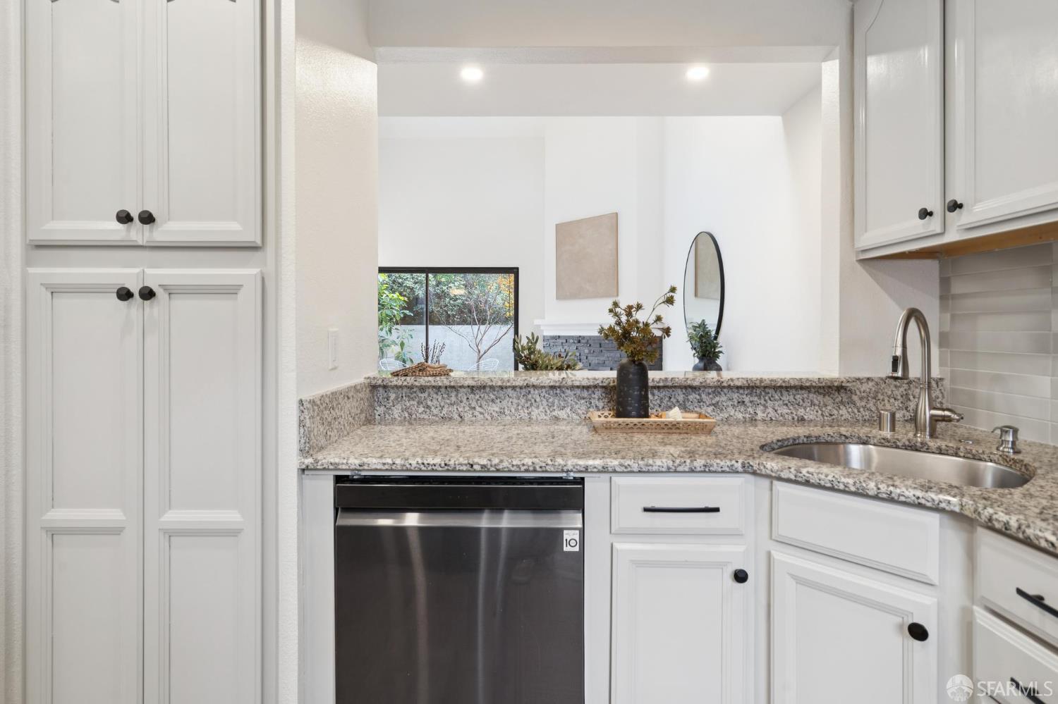 Detail Gallery Image 6 of 29 For 111 N Villa Way, Walnut Creek,  CA 94595 - 2 Beds | 2 Baths