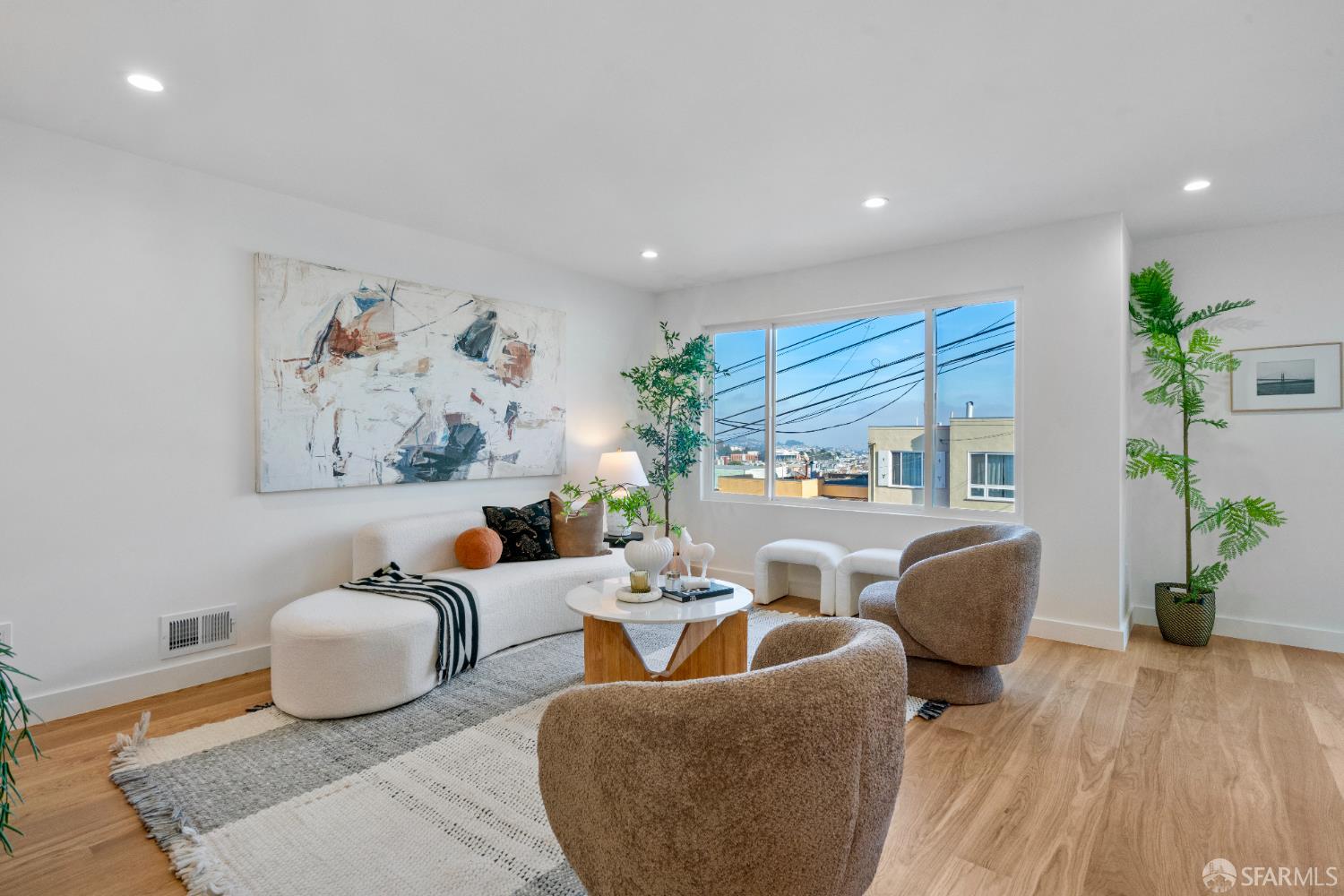 Detail Gallery Image 4 of 54 For 55 Jules Ave, San Francisco,  CA 94112 - 3 Beds | 3 Baths