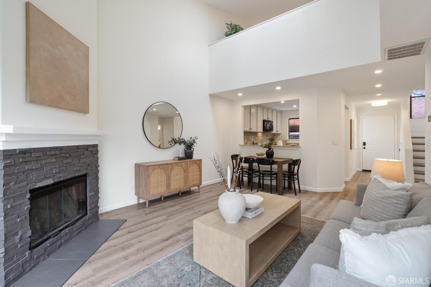 Detail Gallery Image 2 of 29 For 111 N Villa Way, Walnut Creek,  CA 94595 - 2 Beds | 2 Baths