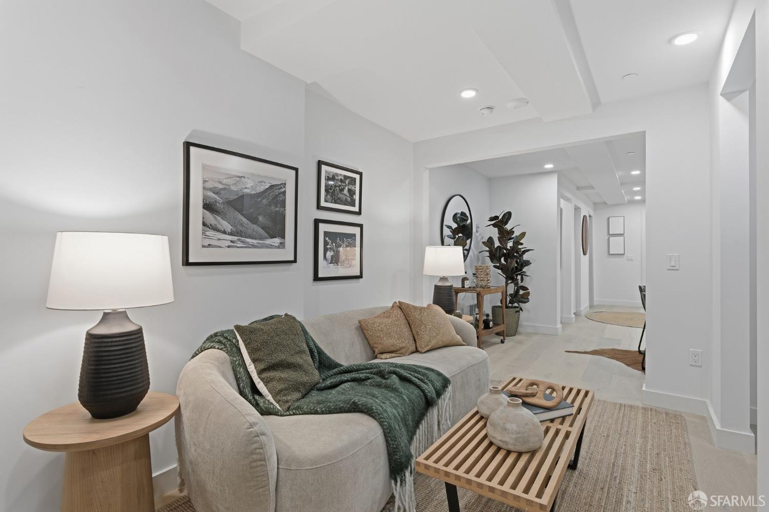 Photo #8: 425092590 Listing: Photo #8