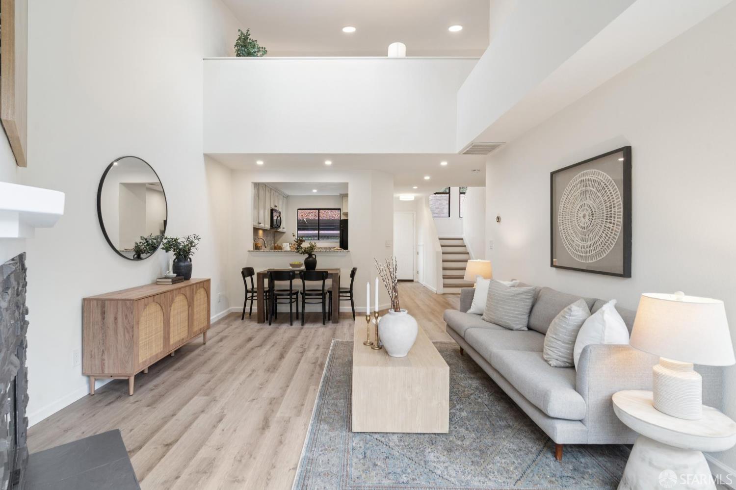 Detail Gallery Image 3 of 29 For 111 N Villa Way, Walnut Creek,  CA 94595 - 2 Beds | 2 Baths