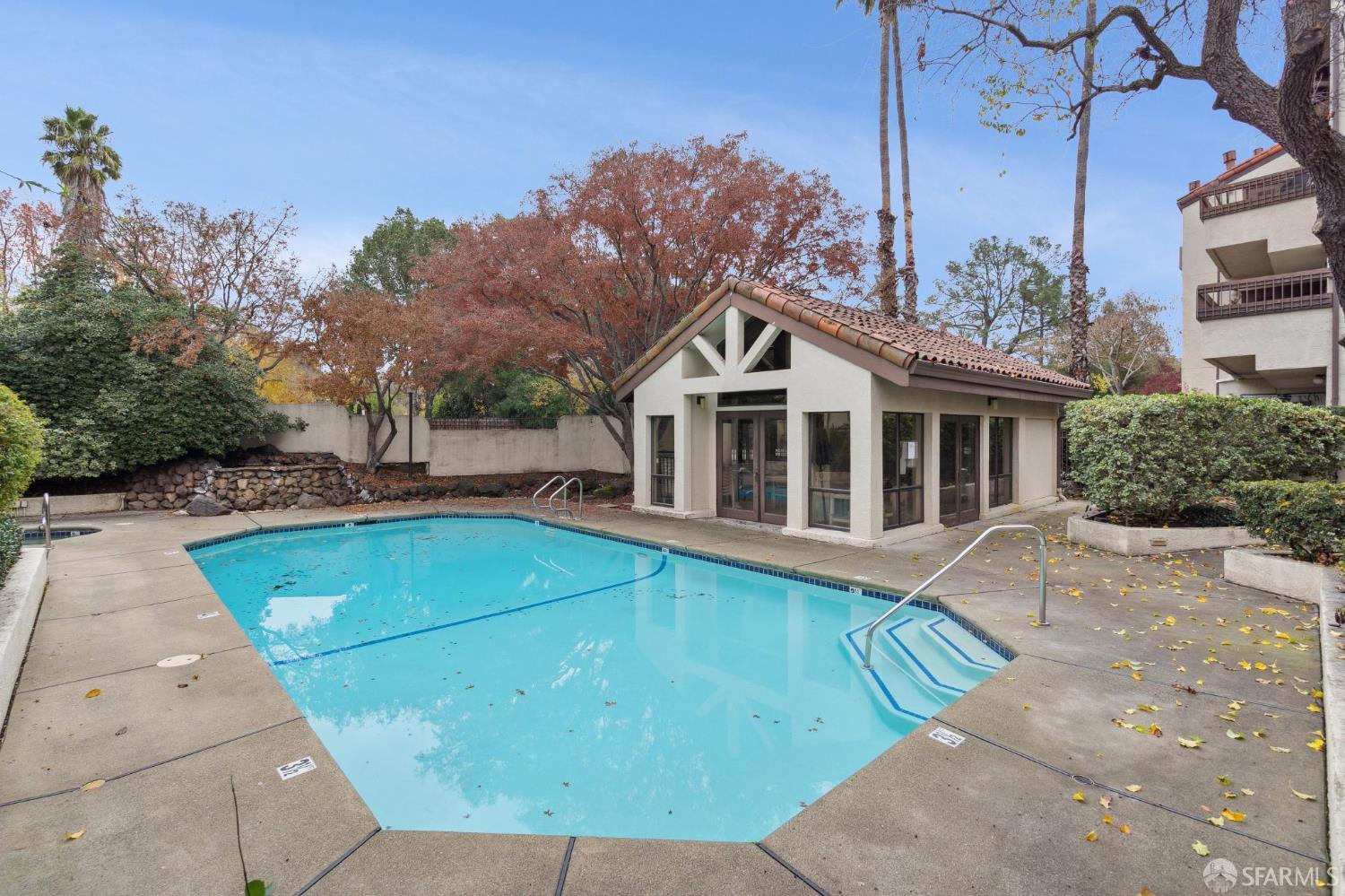 Detail Gallery Image 25 of 29 For 111 N Villa Way, Walnut Creek,  CA 94595 - 2 Beds | 2 Baths