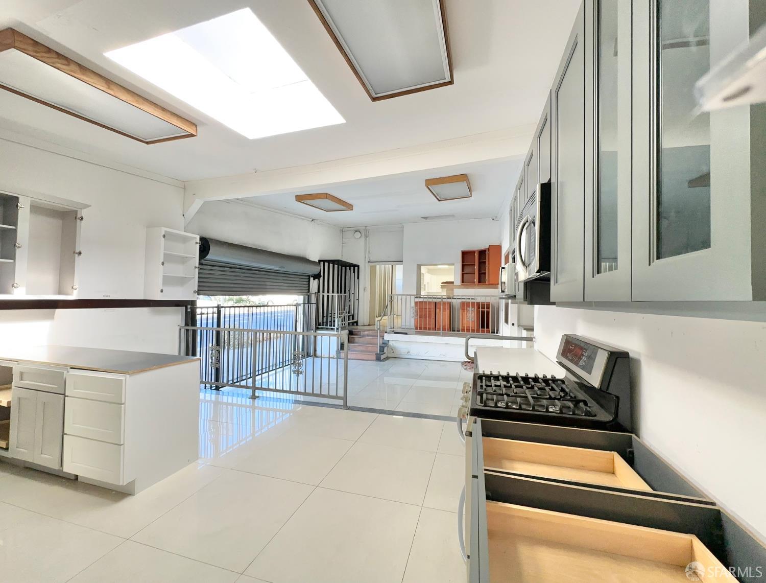 Detail Gallery Image 15 of 37 For 1401 International Blvd, Oakland,  CA 94132 - – Beds | – Baths