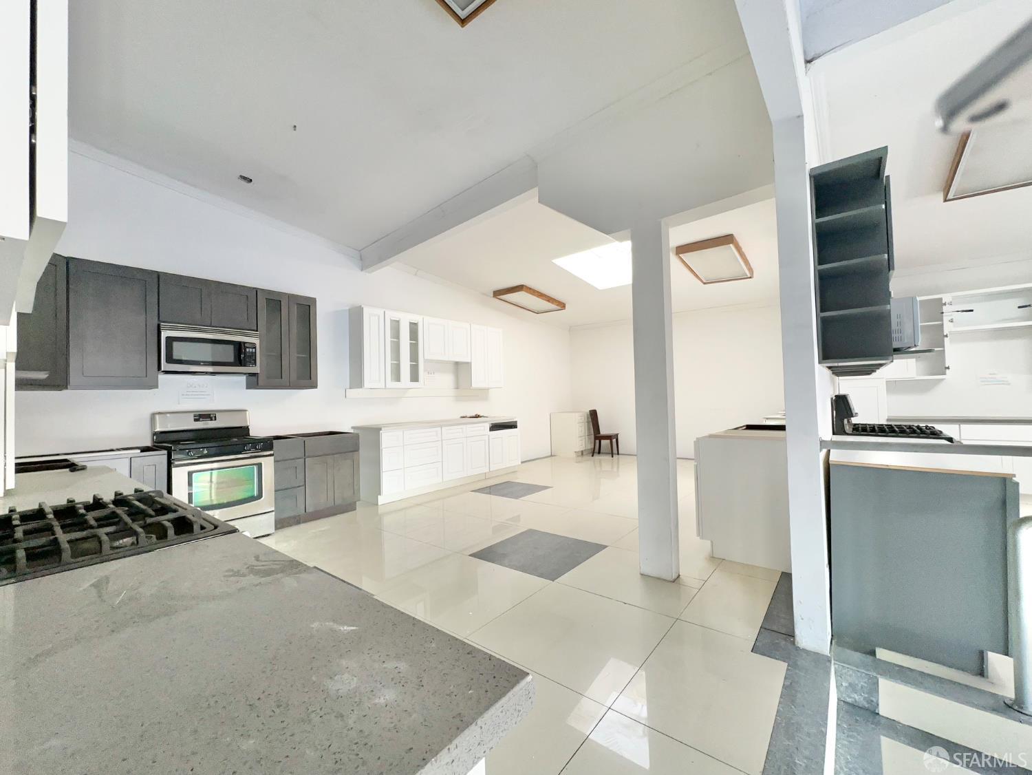 Detail Gallery Image 12 of 37 For 1401 International Blvd, Oakland,  CA 94132 - – Beds | – Baths