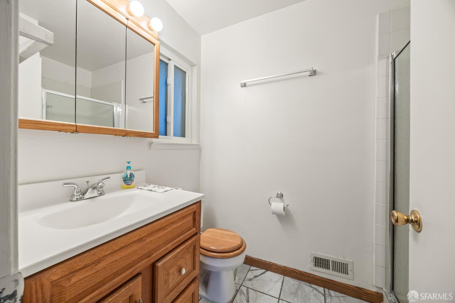 Detail Gallery Image 14 of 25 For 1202 Alamo Way, Pittsburg,  CA 94565 - 4 Beds | 2 Baths