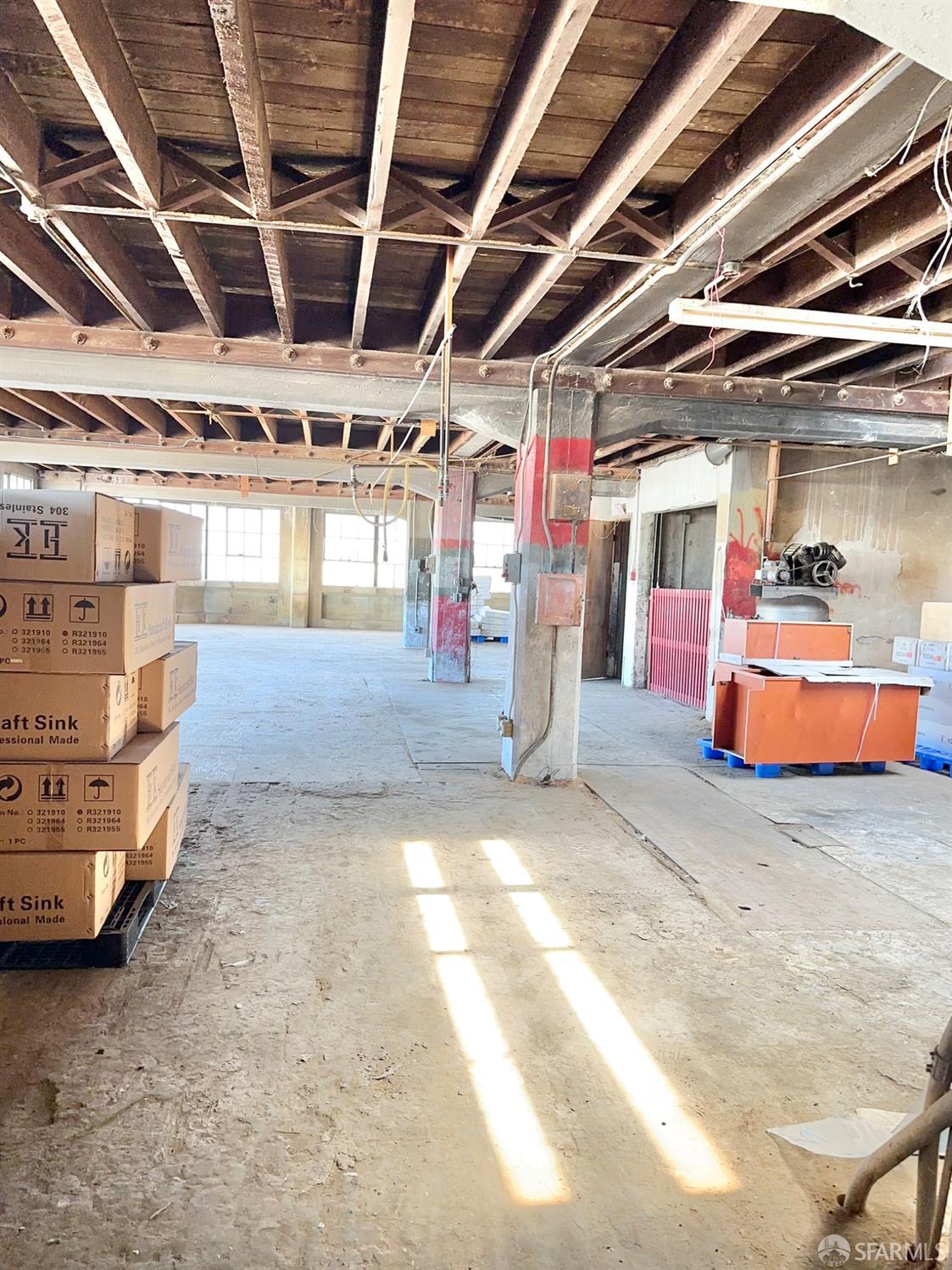 Detail Gallery Image 25 of 37 For 1401 International Blvd, Oakland,  CA 94132 - – Beds | – Baths