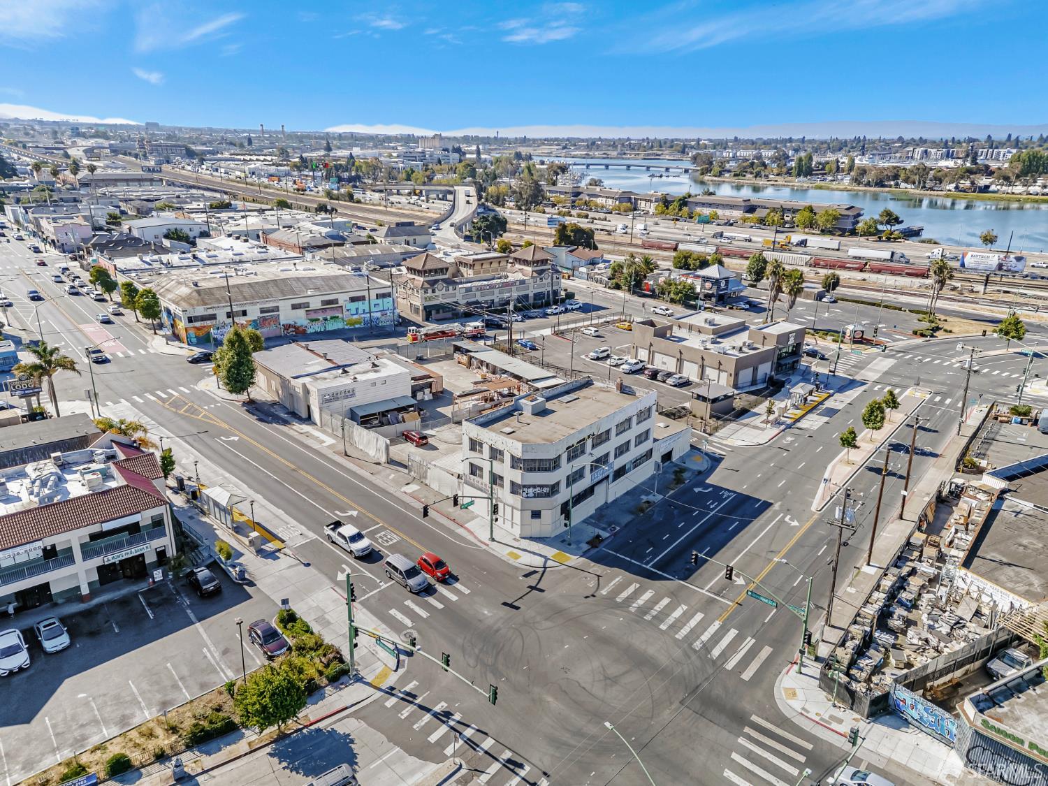 Detail Gallery Image 30 of 37 For 1401 International Blvd, Oakland,  CA 94132 - – Beds | – Baths