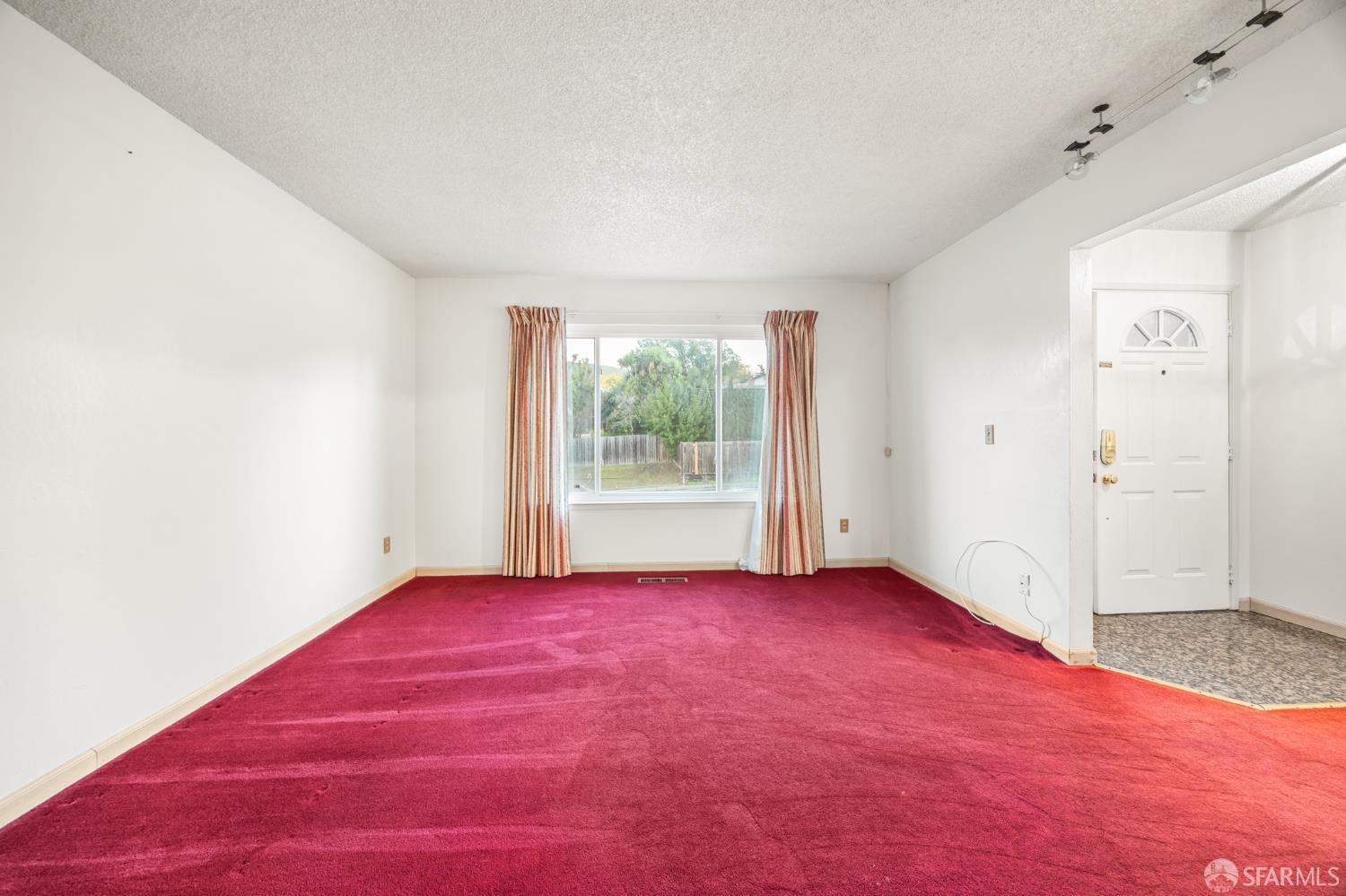 Detail Gallery Image 6 of 25 For 1202 Alamo Way, Pittsburg,  CA 94565 - 4 Beds | 2 Baths