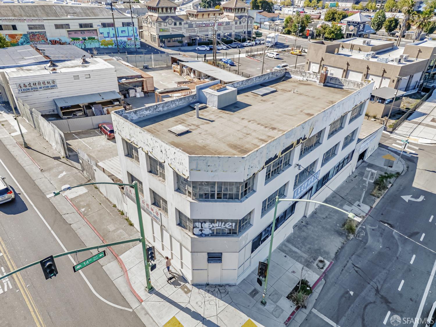 Detail Gallery Image 3 of 37 For 1401 International Blvd, Oakland,  CA 94132 - – Beds | – Baths