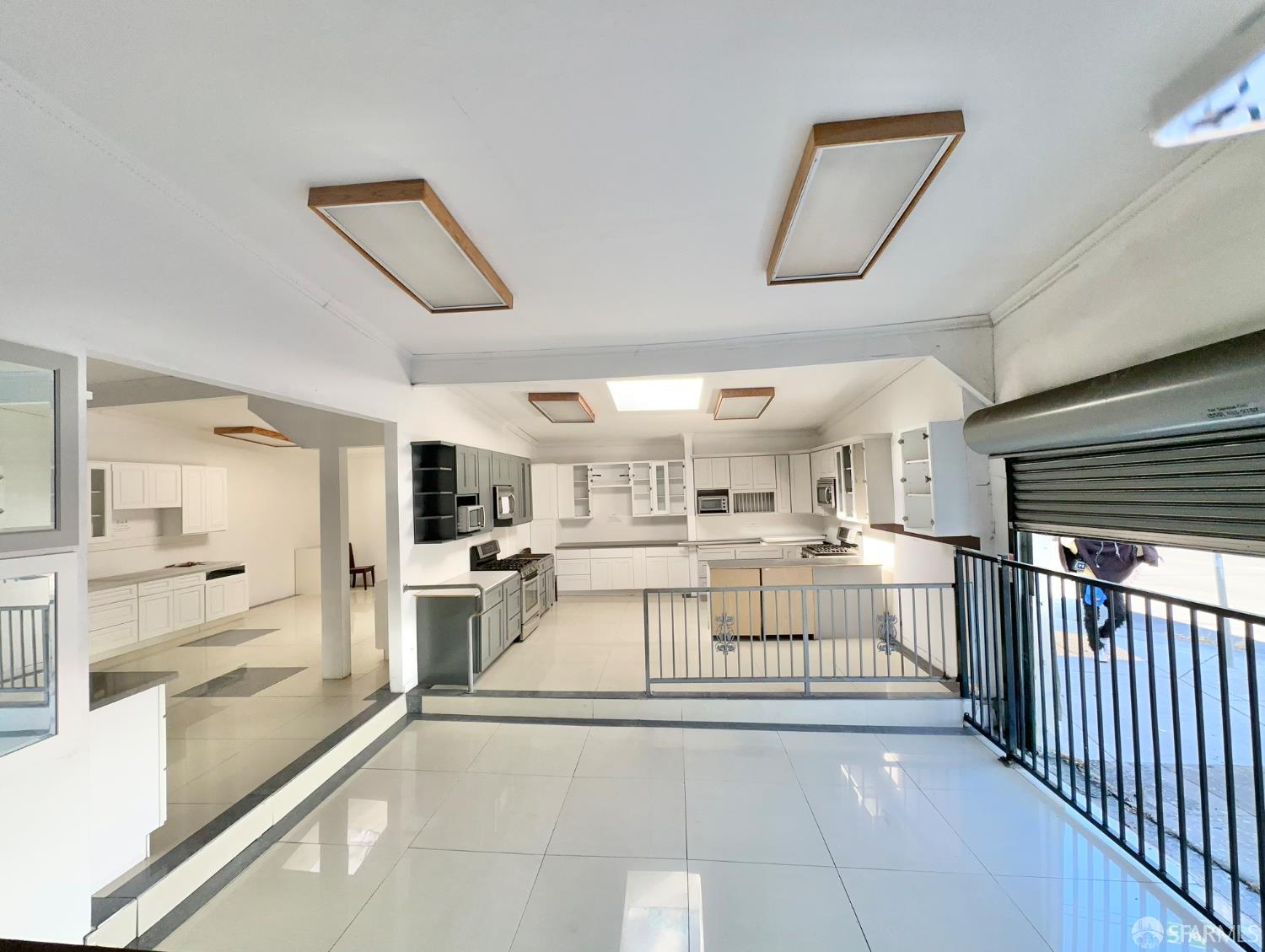 Detail Gallery Image 10 of 37 For 1401 International Blvd, Oakland,  CA 94132 - – Beds | – Baths