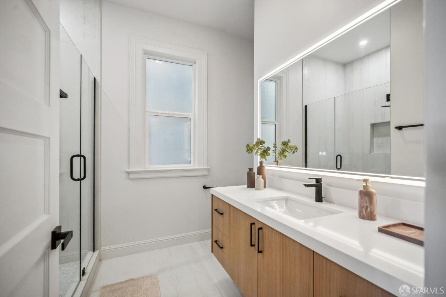 Detail Gallery Image 10 of 26 For 782 Green St, San Francisco,  CA 94133 - 3 Beds | 1 Baths