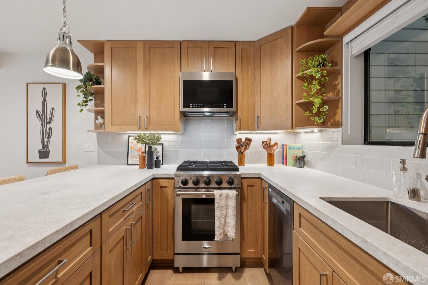 Detail Gallery Image 2 of 15 For 1375 Broadway St, San Francisco,  CA 94109 - 0 Beds | 1 Baths