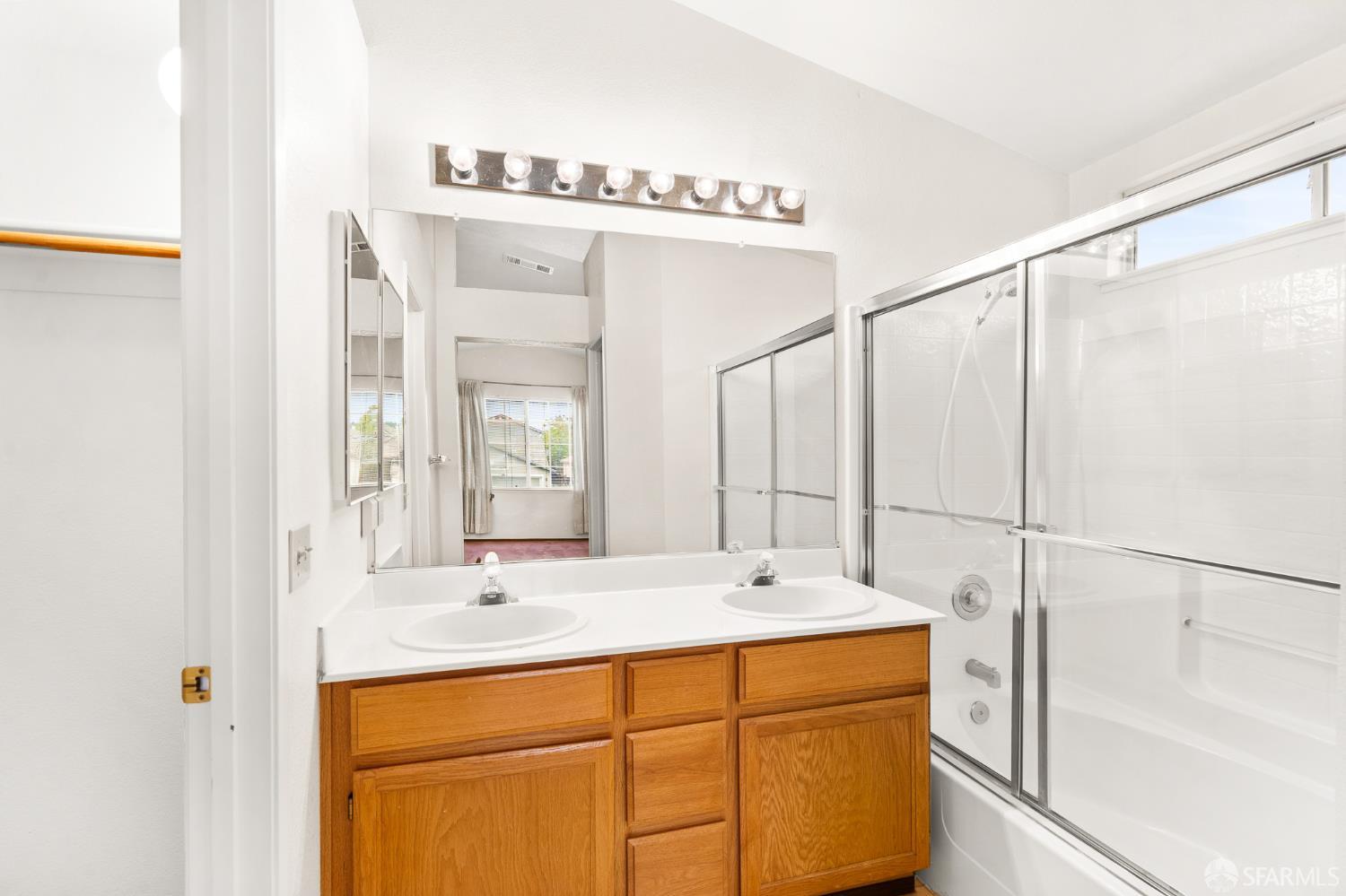 Detail Gallery Image 33 of 39 For 5160 Roundup Way, Antioch,  CA 94531 - 4 Beds | 2/1 Baths