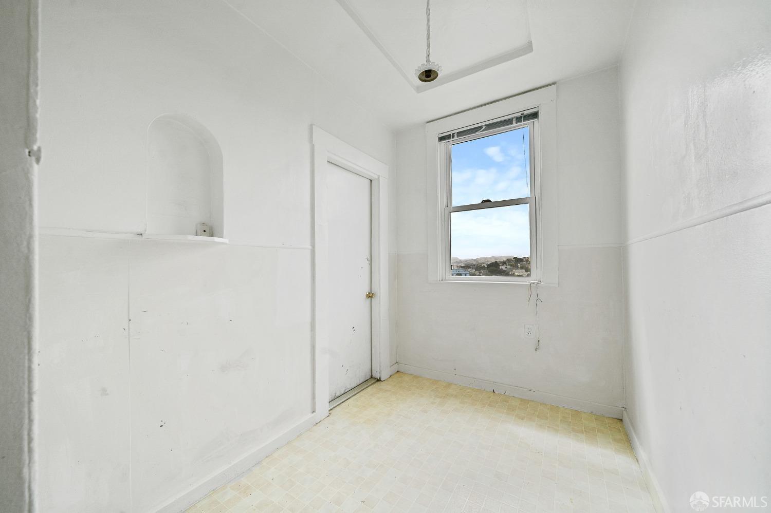 Detail Gallery Image 6 of 20 For 37 Sussex St, San Francisco,  CA 94131 - 3 Beds | 1 Baths