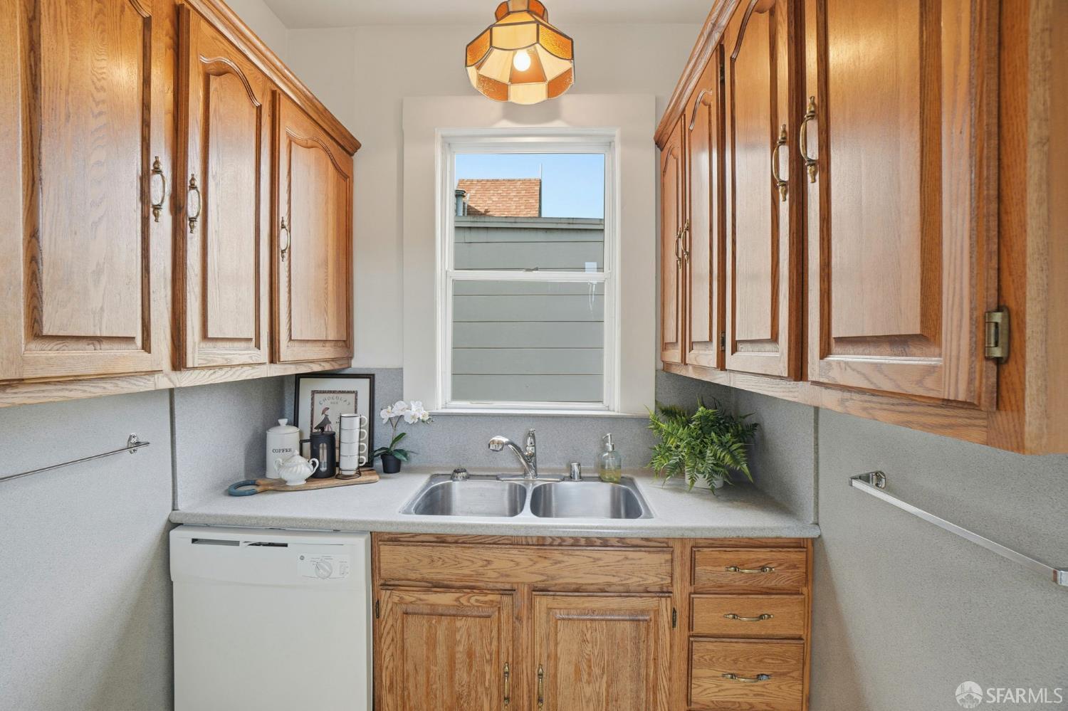 Detail Gallery Image 25 of 89 For 54 Norton St, San Francisco,  CA 94112 - 4 Beds | 1/1 Baths