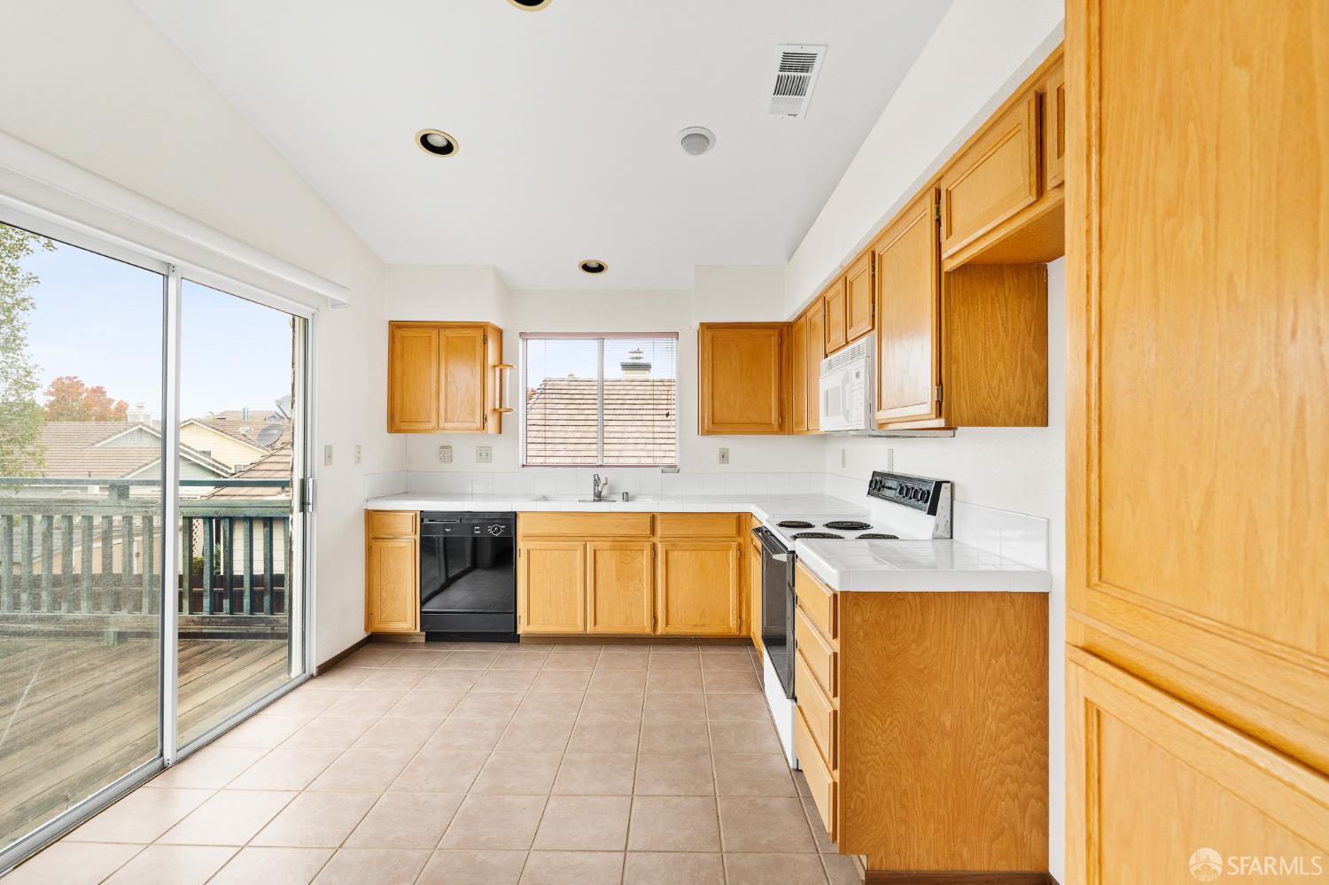 Detail Gallery Image 27 of 39 For 5160 Roundup Way, Antioch,  CA 94531 - 4 Beds | 2/1 Baths