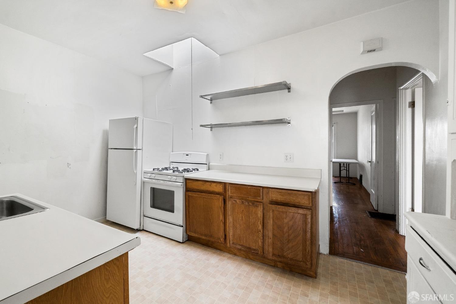 Detail Gallery Image 3 of 20 For 37 Sussex St, San Francisco,  CA 94131 - 3 Beds | 1 Baths