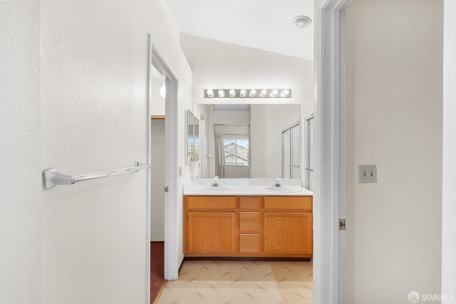 Detail Gallery Image 32 of 39 For 5160 Roundup Way, Antioch,  CA 94531 - 4 Beds | 2/1 Baths