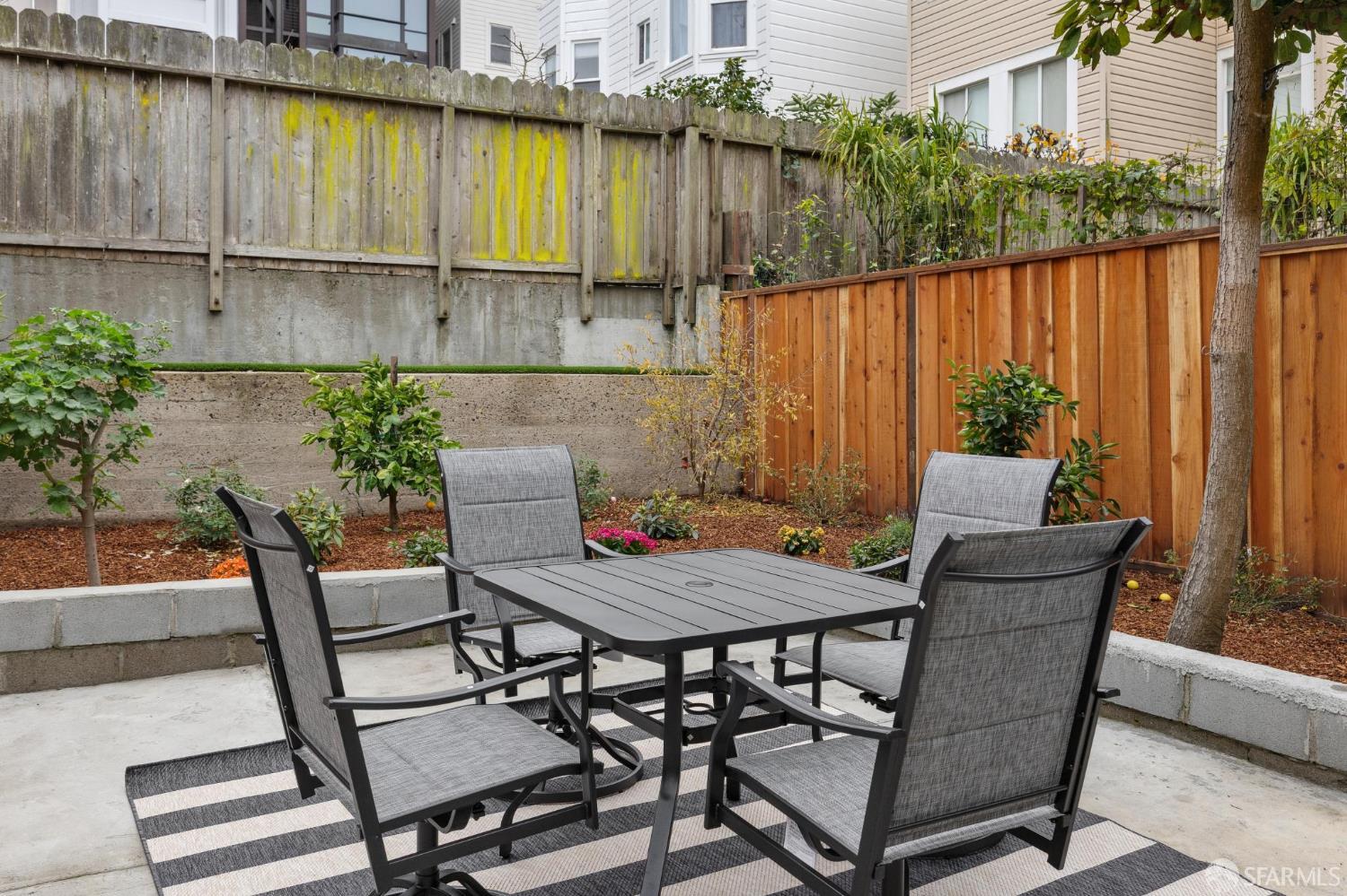 Detail Gallery Image 28 of 32 For 1371 Broadway St, San Francisco,  CA 94109 - 5 Beds | 3/1 Baths