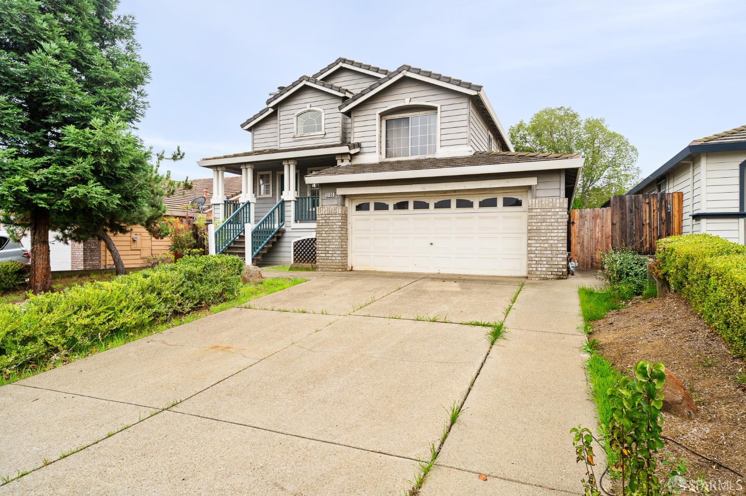 Detail Gallery Image 4 of 39 For 5160 Roundup Way, Antioch,  CA 94531 - 4 Beds | 2/1 Baths