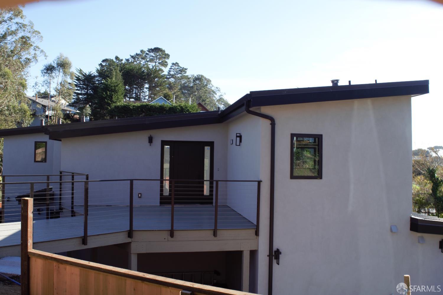 Detail Gallery Image 4 of 4 For 882 Stetson St, Moss Beach,  CA 94038 - 4 Beds | 3/1 Baths