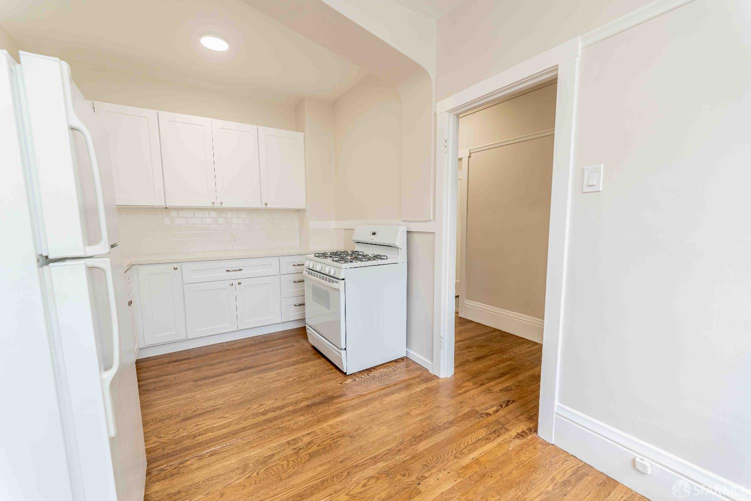 Detail Gallery Image 2 of 6 For 910 Bay St #9,  San Francisco,  CA 94109 - 0 Beds | 1 Baths