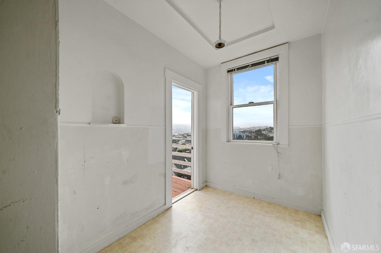 Detail Gallery Image 12 of 20 For 37 Sussex St, San Francisco,  CA 94131 - 3 Beds | 1 Baths