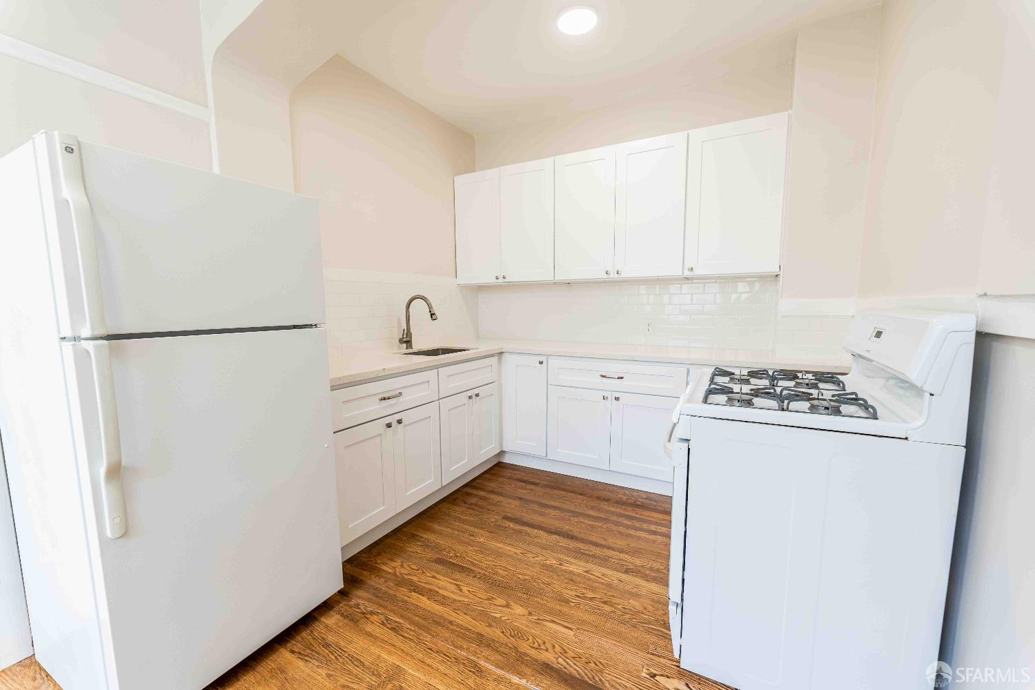 Detail Gallery Image 3 of 6 For 910 Bay St #9,  San Francisco,  CA 94109 - 0 Beds | 1 Baths