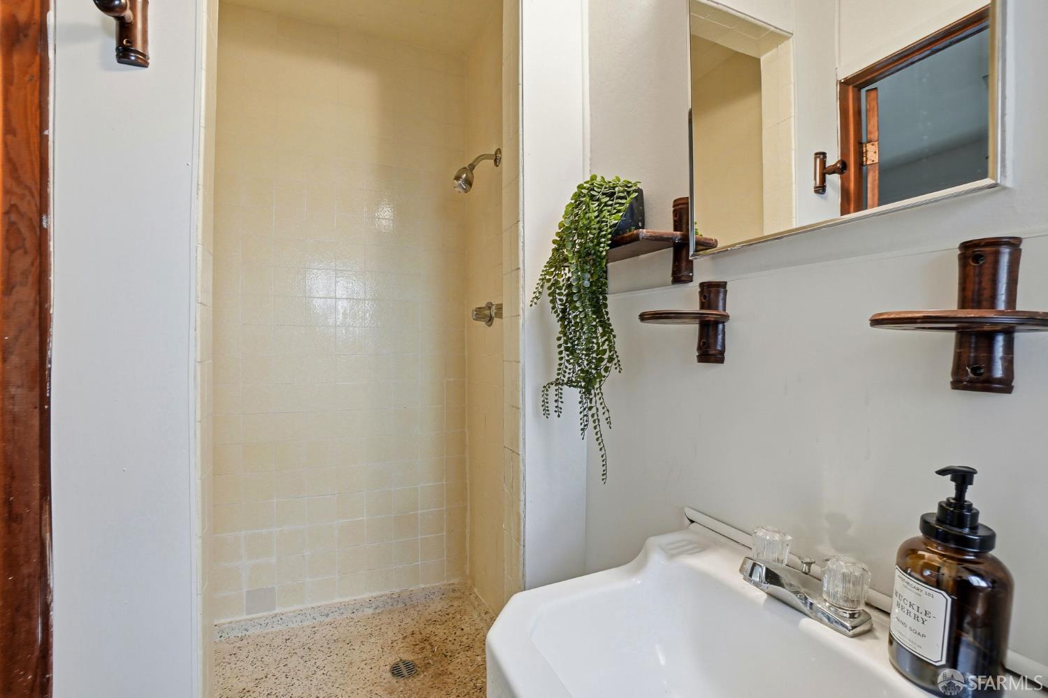 Detail Gallery Image 60 of 89 For 54 Norton St, San Francisco,  CA 94112 - 4 Beds | 1/1 Baths