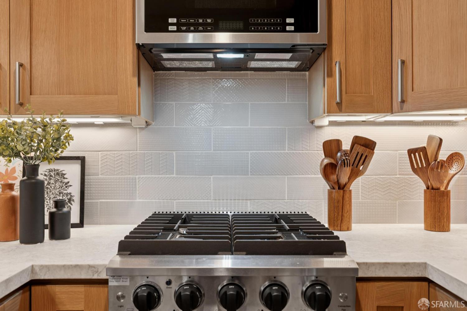 Detail Gallery Image 3 of 15 For 1375 Broadway St, San Francisco,  CA 94109 - 0 Beds | 1 Baths