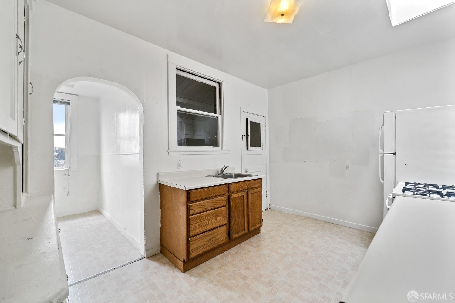 Detail Gallery Image 5 of 20 For 37 Sussex St, San Francisco,  CA 94131 - 3 Beds | 1 Baths