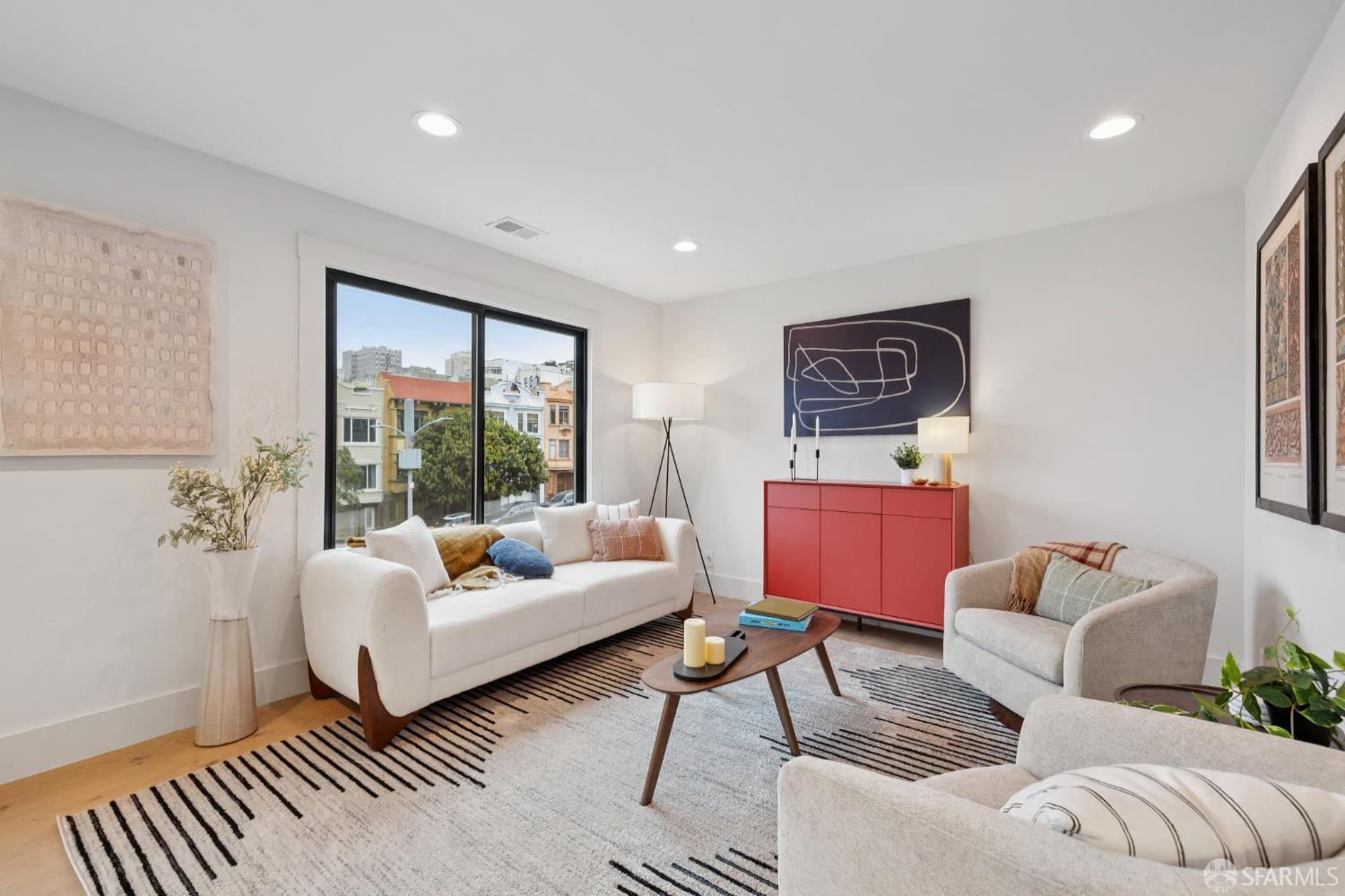 Detail Gallery Image 5 of 32 For 1371 Broadway St, San Francisco,  CA 94109 - 5 Beds | 3/1 Baths