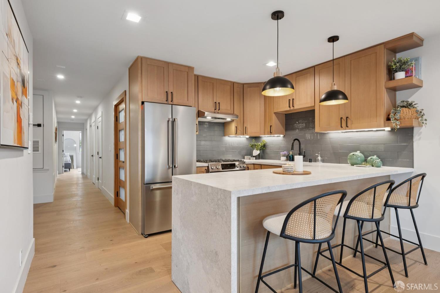 Detail Gallery Image 9 of 32 For 1371 Broadway St, San Francisco,  CA 94109 - 5 Beds | 3/1 Baths